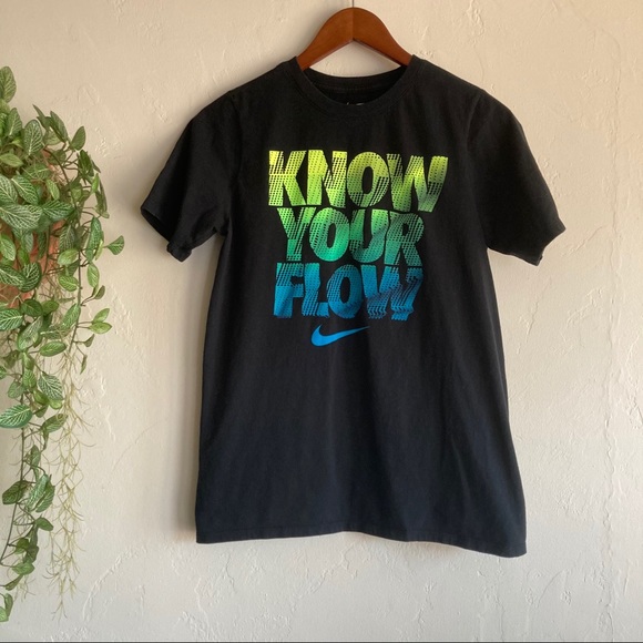 Nike Graphic T-Shirt - Picture 2 of 4